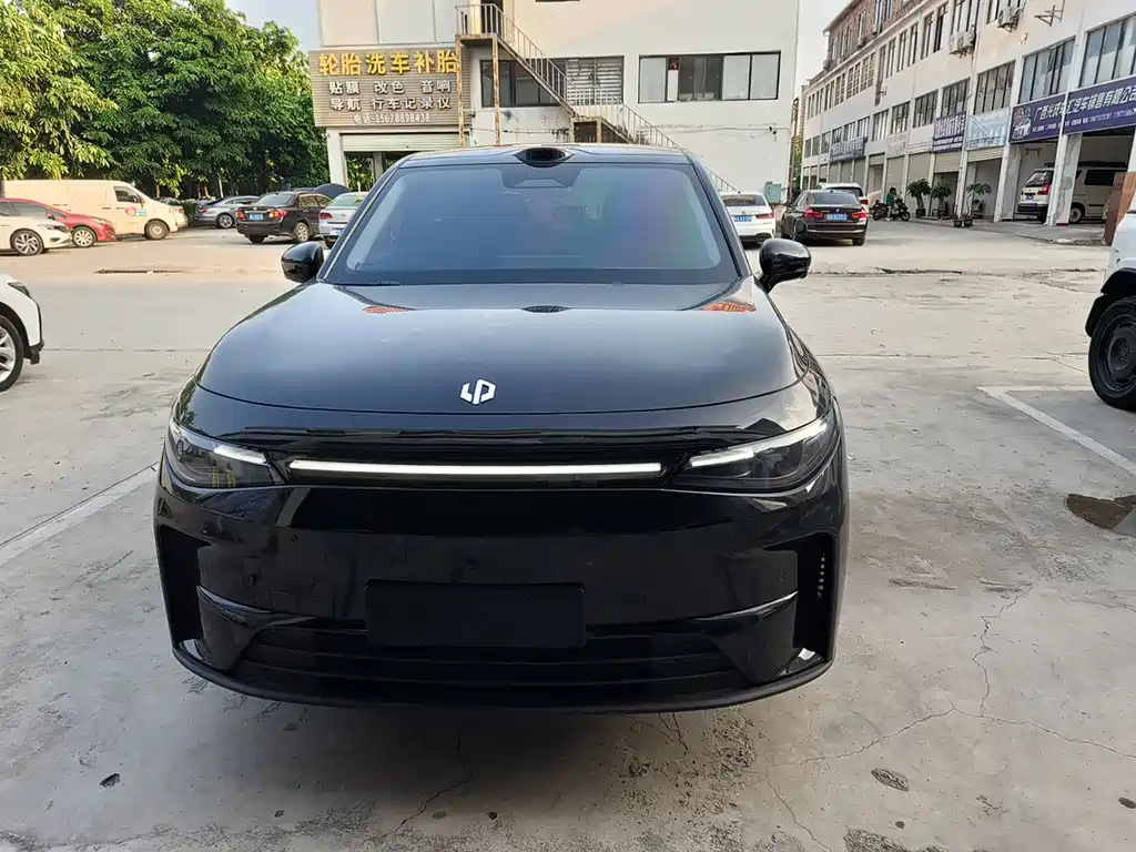Leapmotor Leapmotor C10 — миниатюра 2