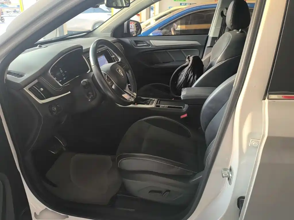 Roewe RX5 New Energy — миниатюра 15