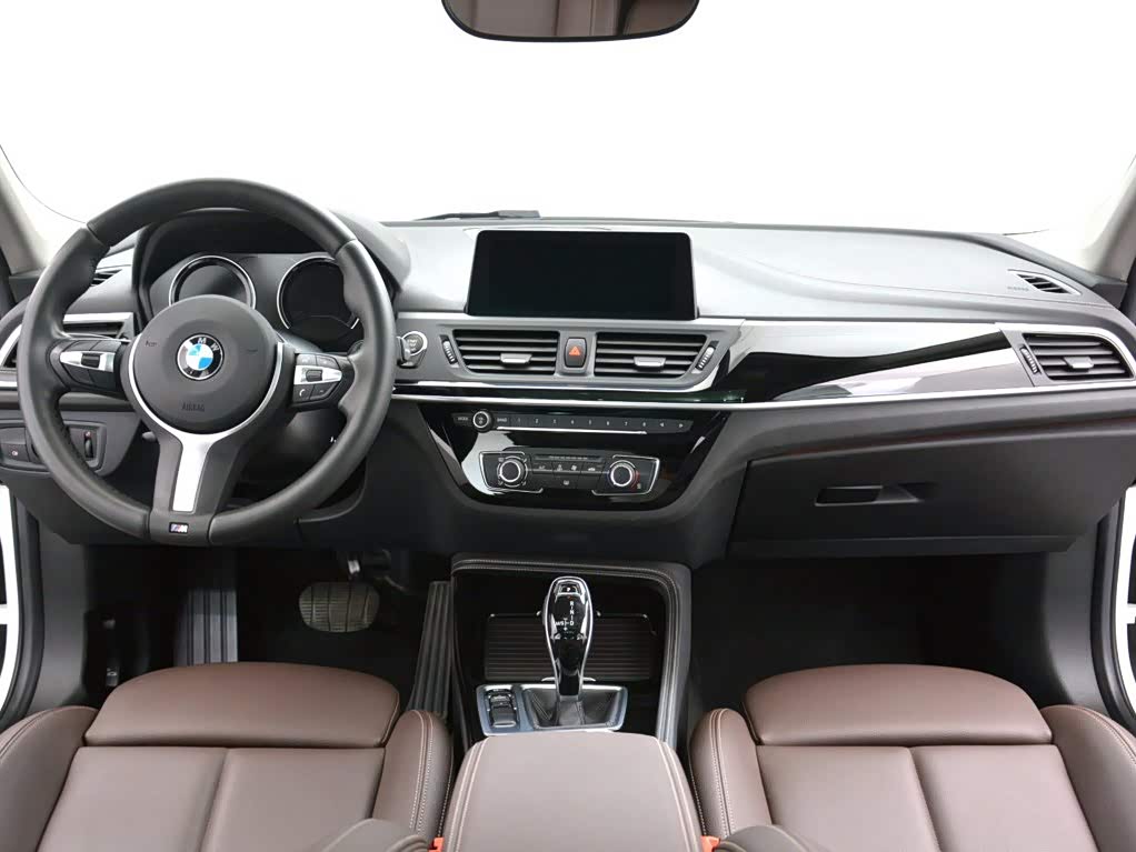 BMW 1 Series 1.5 л 2021 г. Белый, пробег 45800 км