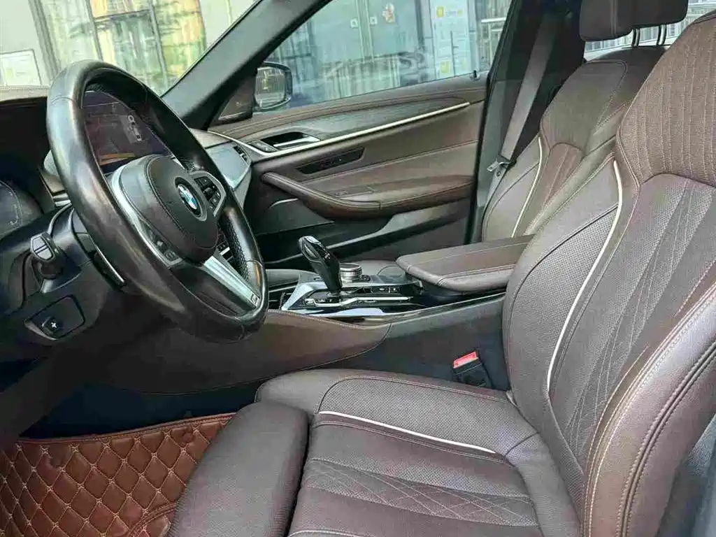 BMW 5 Series — миниатюра 9