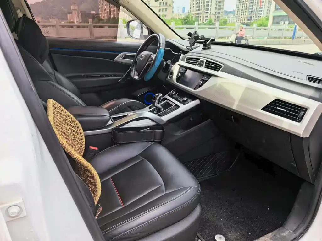 Geely Boyue — миниатюра 6