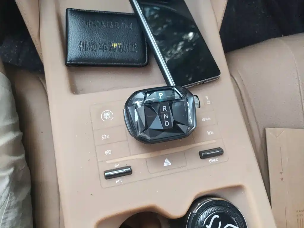 BYD L DM-i — миниатюра 10