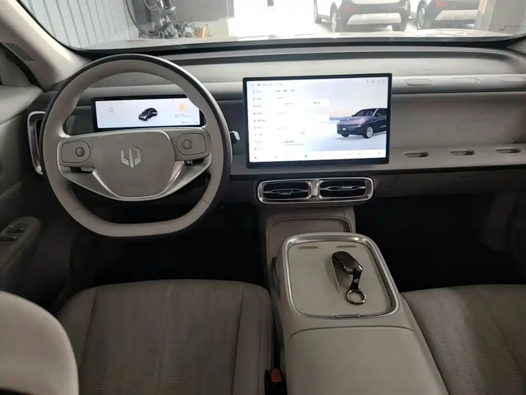 Leapmotor Leapmotor B10 — миниатюра 10