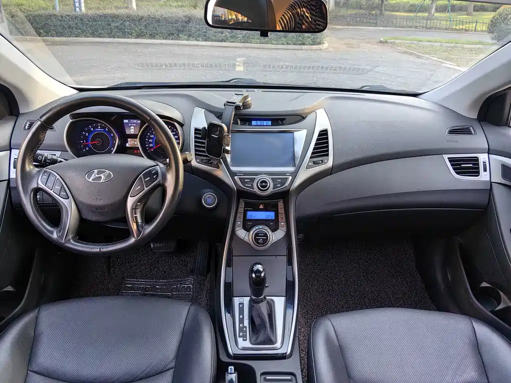 Hyundai Elantra Langdong — миниатюра 6