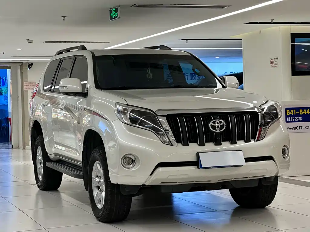 TOYOTA PRADO