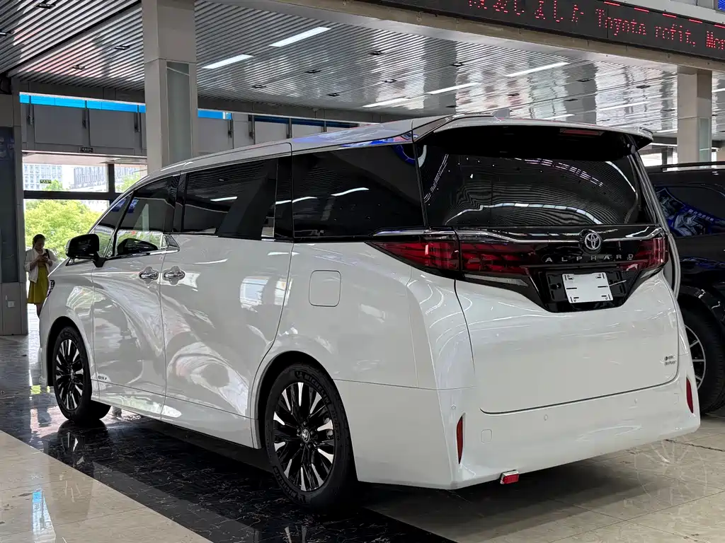 Toyota Alphard 2026 2.5L Luxury