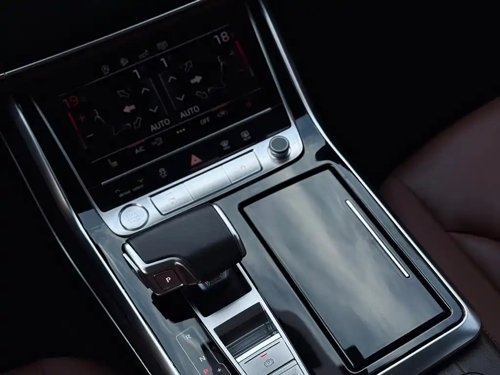 Audi Q7 — миниатюра 10