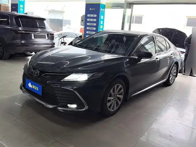 TOYOTA CAMRY