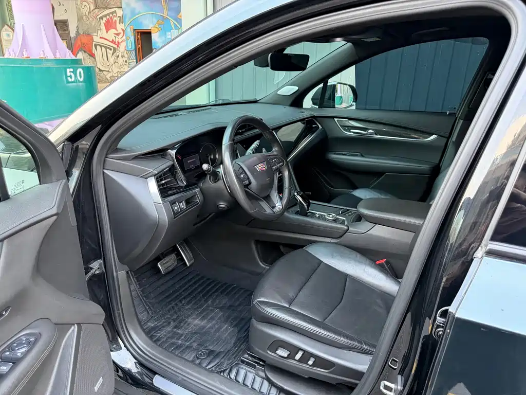 Cadillac XT6 — миниатюра 5