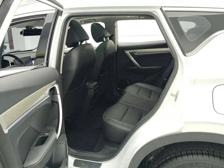 Geely Binyue — миниатюра 11