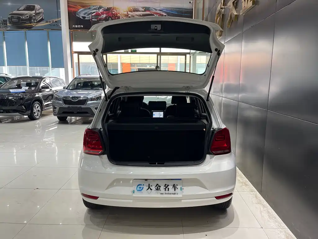 Volkswagen Polo 1.4L Auto Elegant Type, фото 13