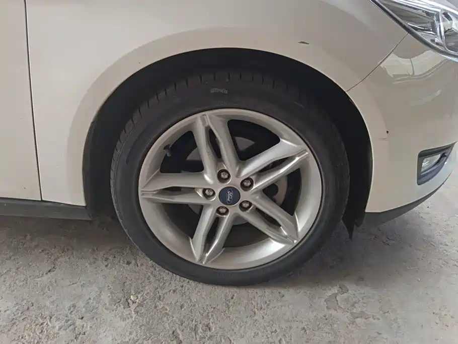 Ford Focus — миниатюра 6