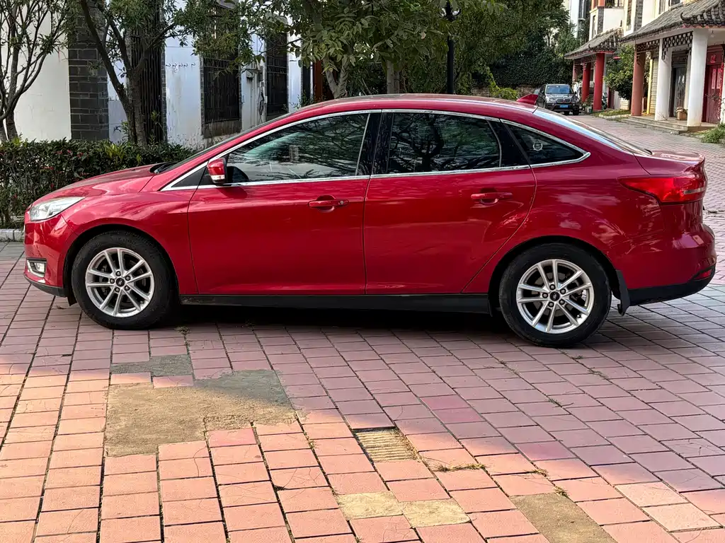 Ford Focus — миниатюра 7