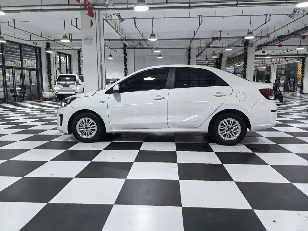 Kia Huanchi — миниатюра 7