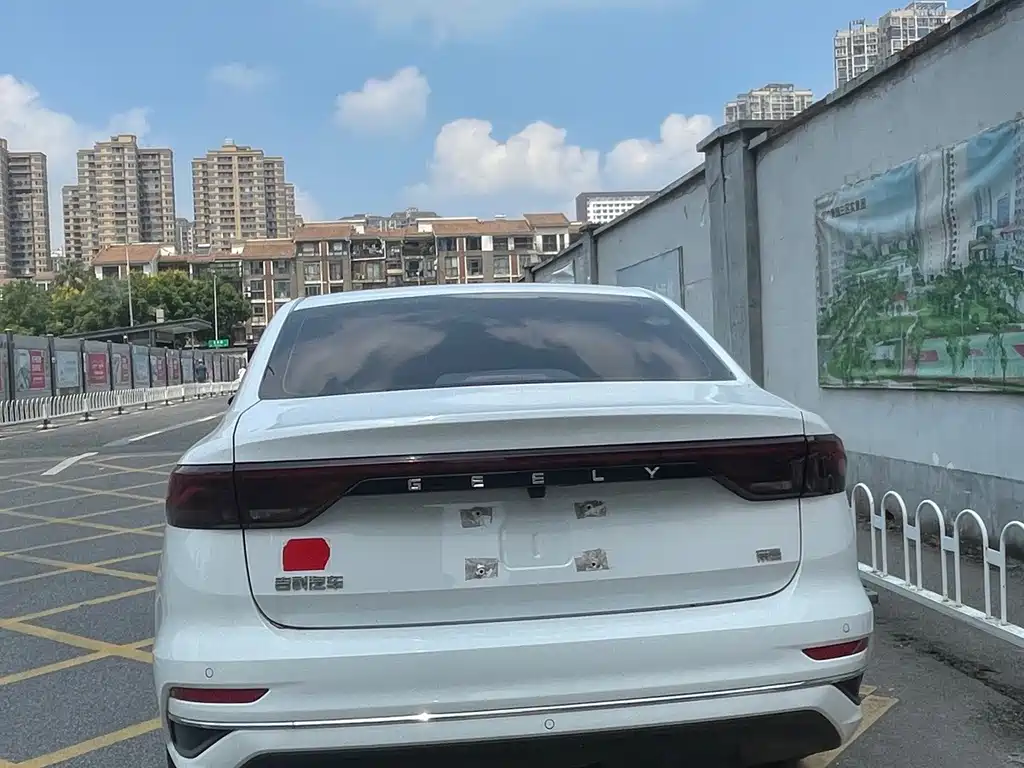 Geely Emgrand — миниатюра 8