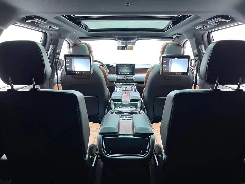 Lincoln Navigator — миниатюра 8