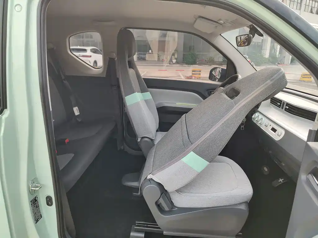 Wuling MINIEV — миниатюра 11