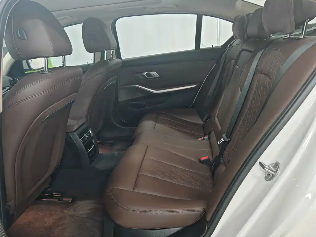 BMW i3 — миниатюра 9
