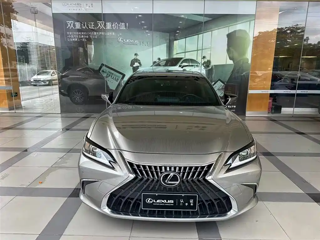 Lexus ES 2021 200