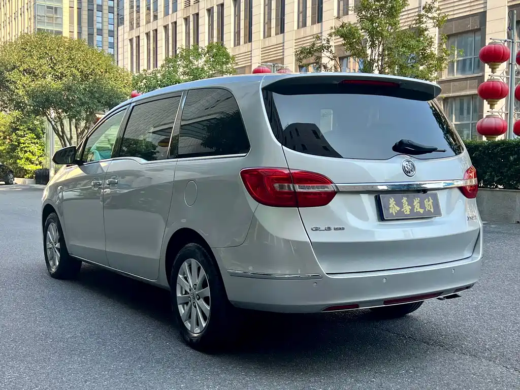 Buick GL8 — миниатюра 7