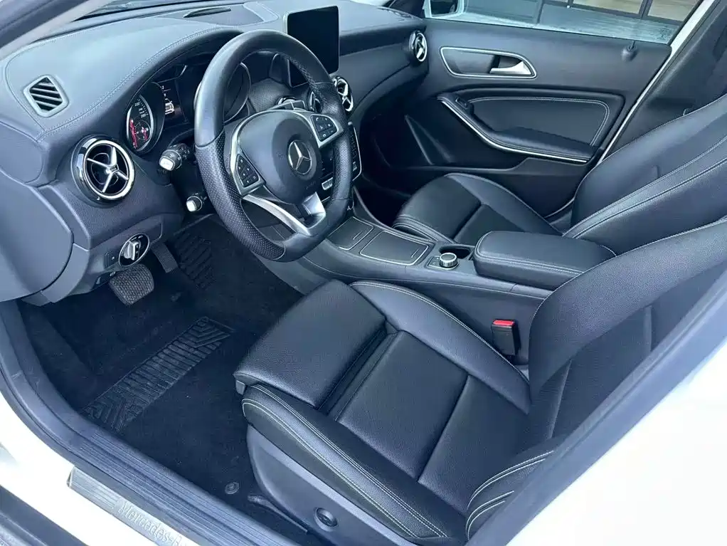 Mercedes-Benz GLA — миниатюра 6