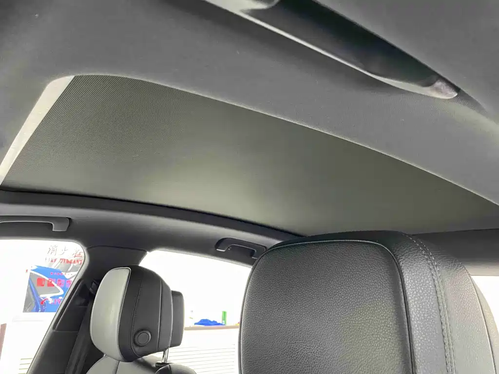 Porsche Macan — миниатюра 22