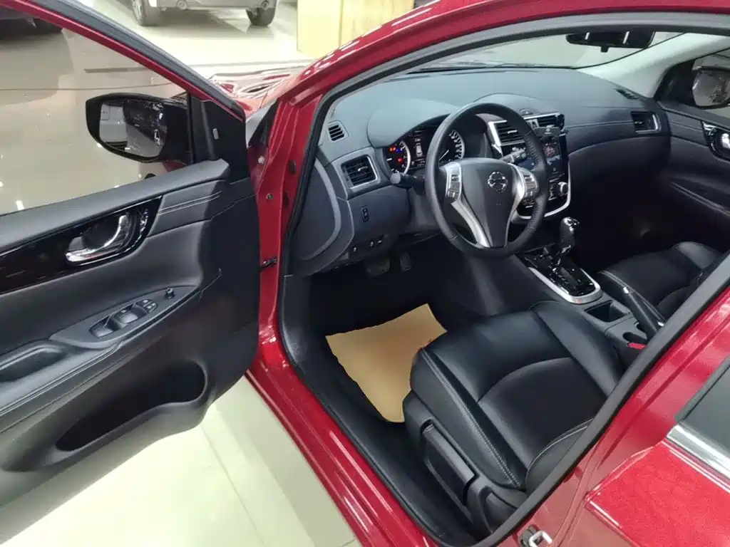 Nissan Tiida — миниатюра 16