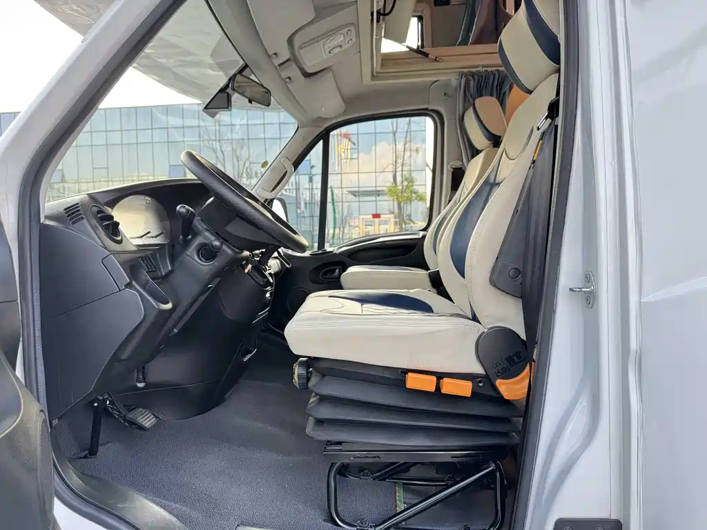 IVECO Ousheng — миниатюра 7