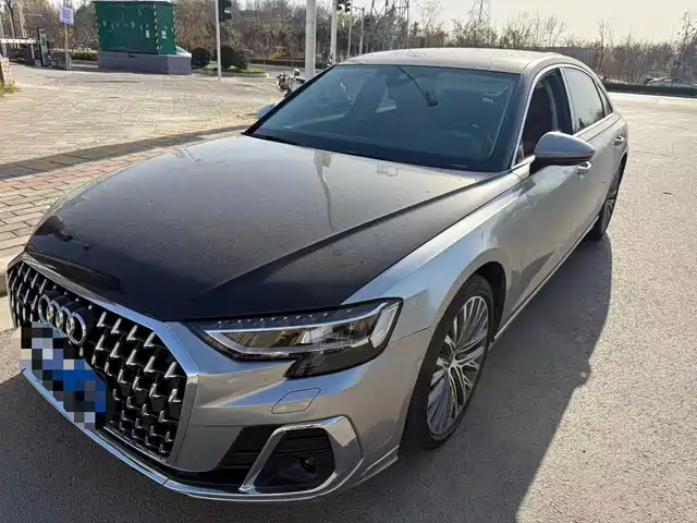 AUDI A8 2024
