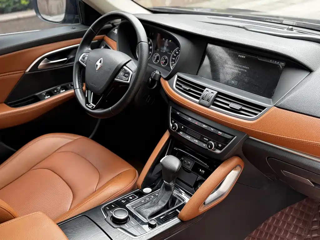 Borgward BX7 — миниатюра 9