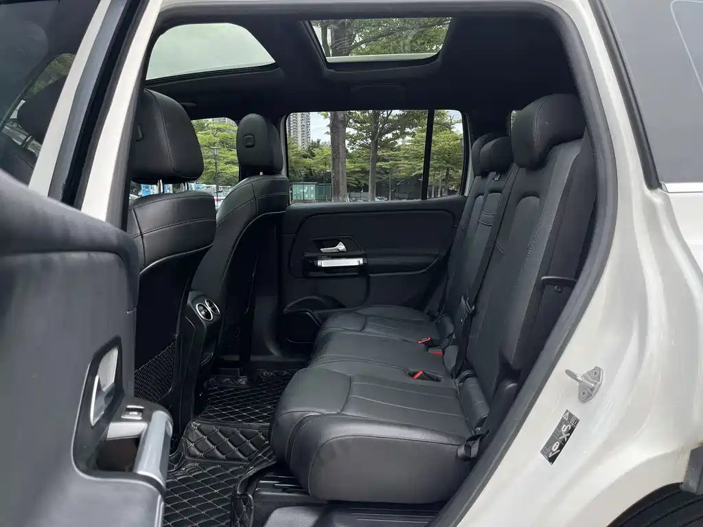 Mercedes-Benz GLB — миниатюра 6