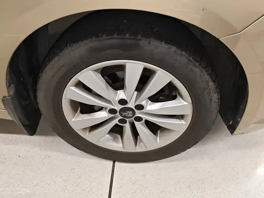 Roewe 360 — миниатюра 6