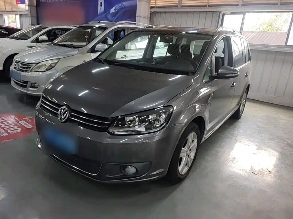 Volkswagen Touran — миниатюра 2