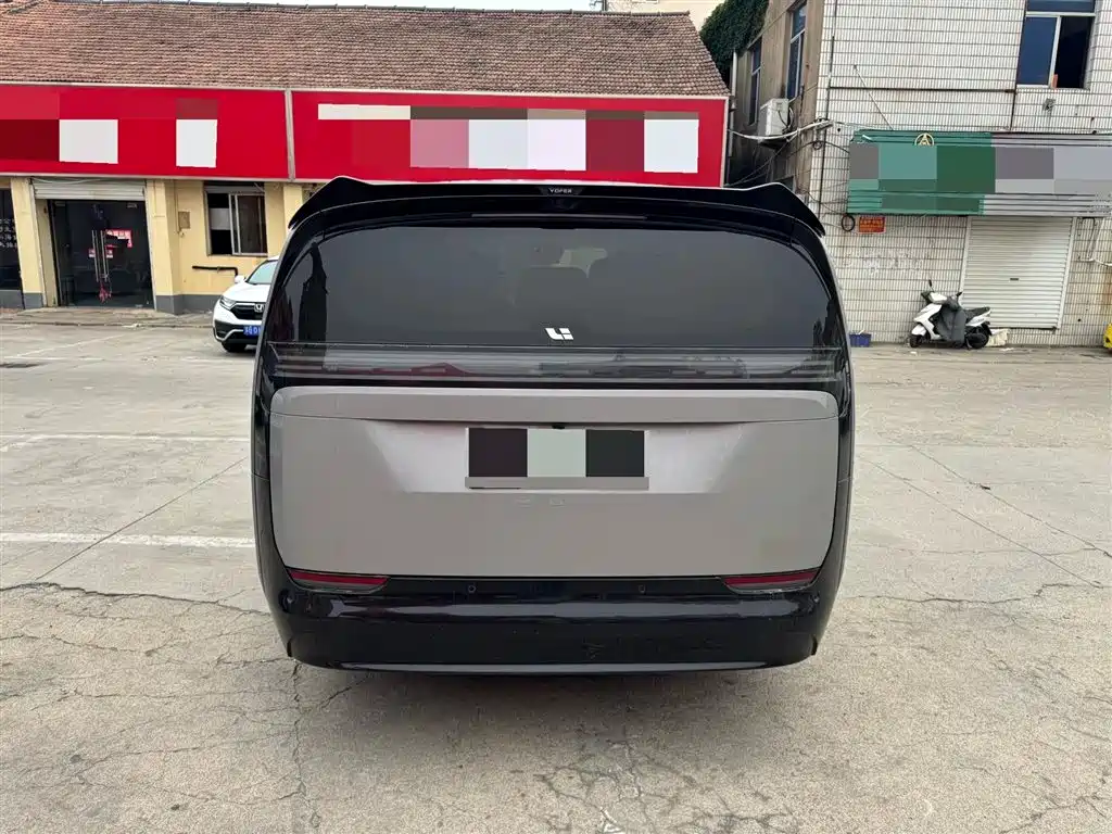 Li Auto MEGA 2024 Ultra