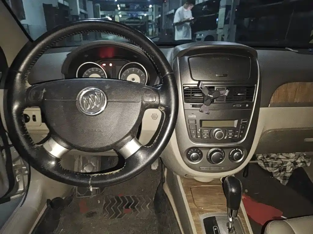 Buick Excelle — миниатюра 10