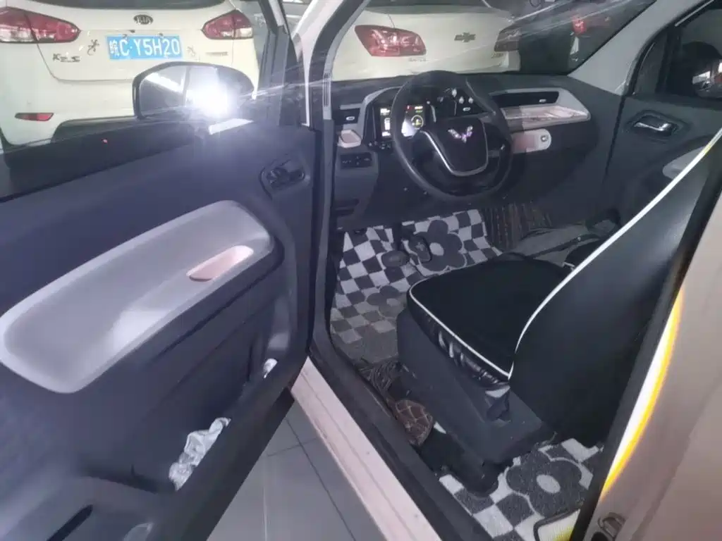 Wuling MINIEV — миниатюра 16