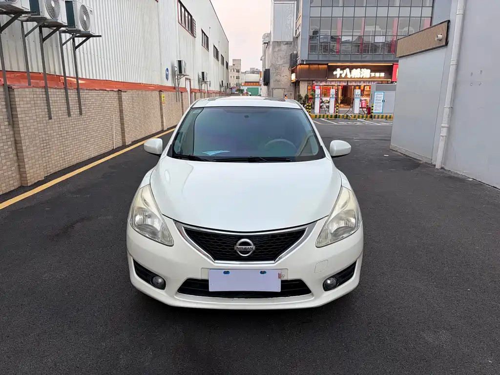 Nissan Tiida — миниатюра 2