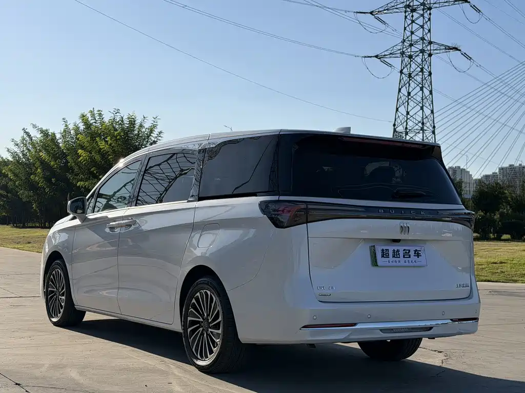 Buick GL8 Hybrid — миниатюра 5