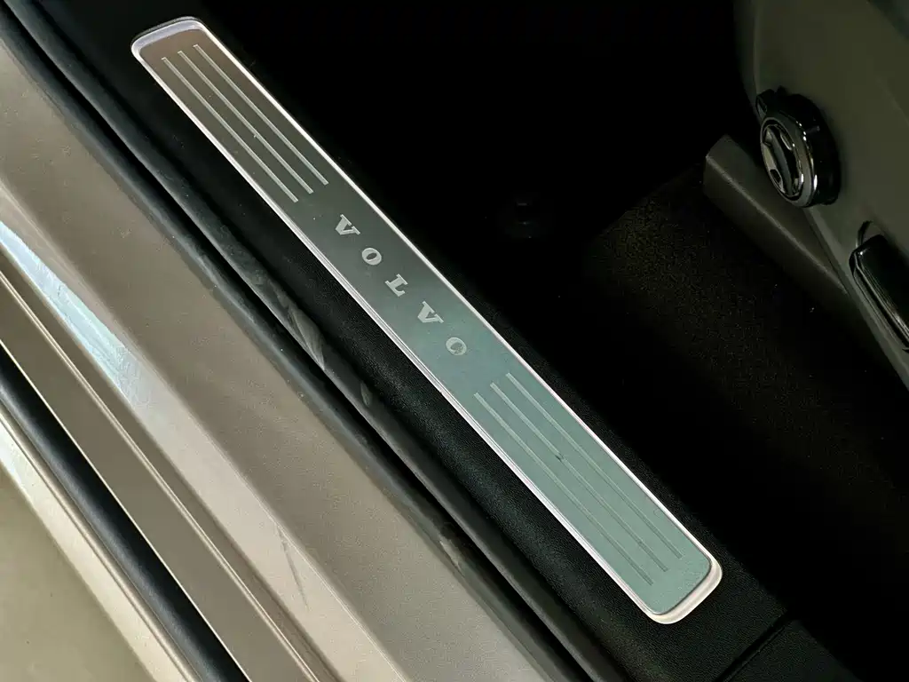 Volvo XC90 — миниатюра 17