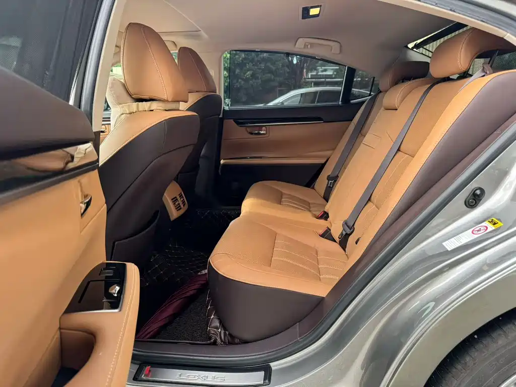 Lexus ES — миниатюра 6