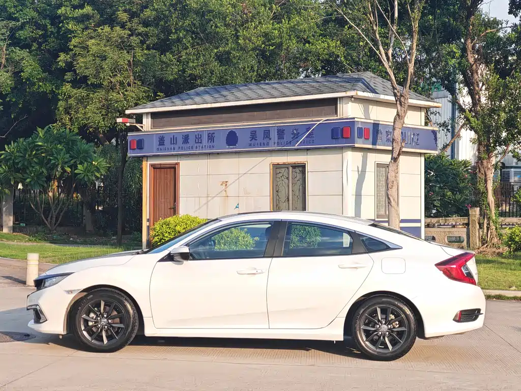 Honda Civic — миниатюра 7