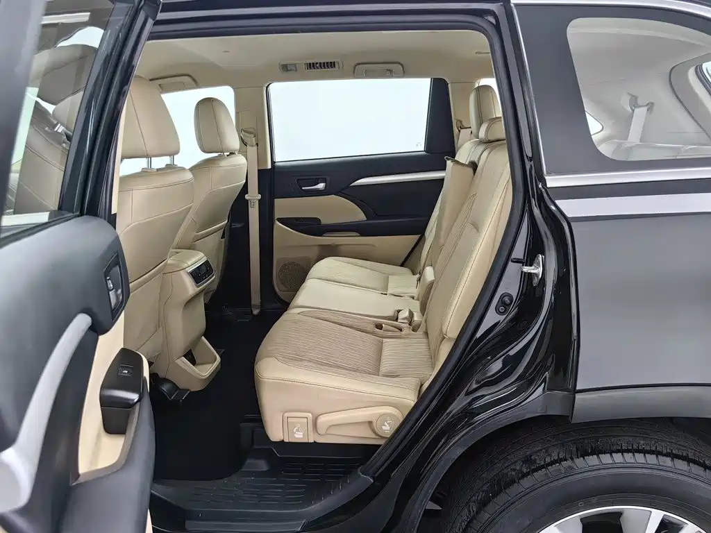 Toyota Highlander — миниатюра 15