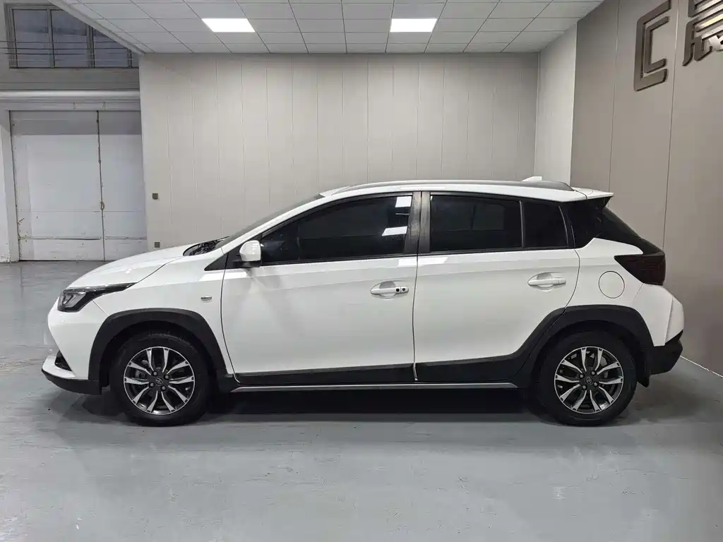 Toyota Yaris L — миниатюра 8