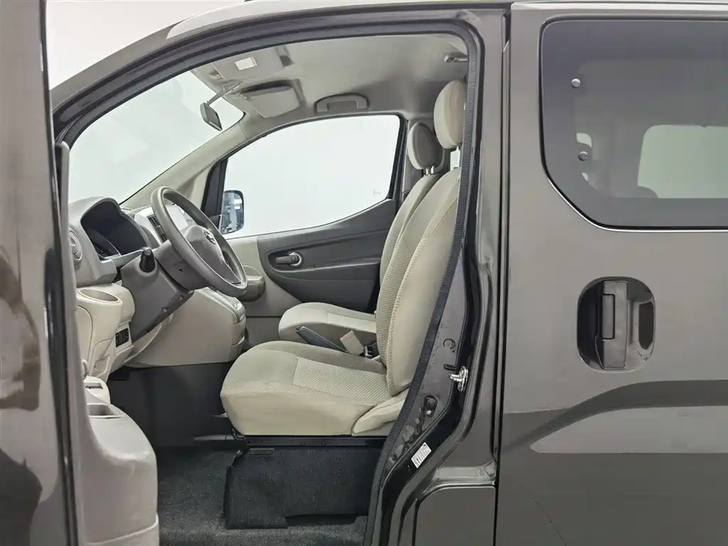 Nissan NV200 2014 1.6L CVT Luxury IV