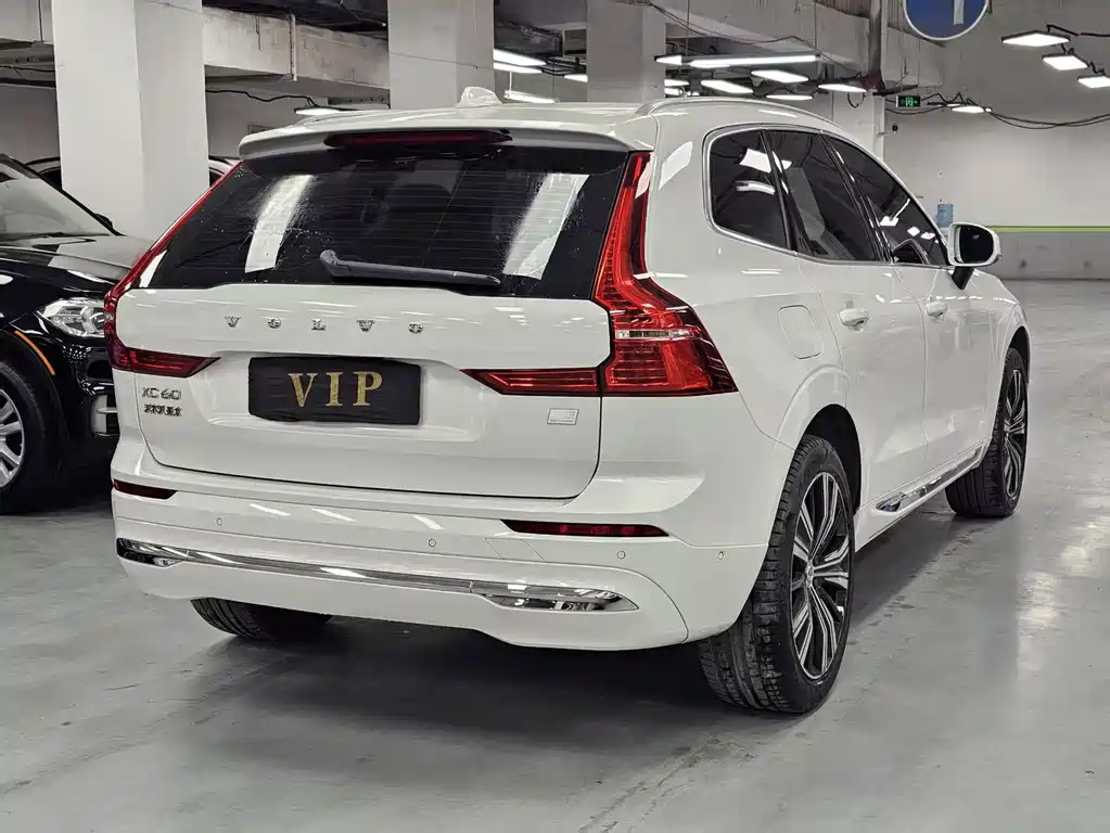 Volvo XC60 2022 T8 Luxury