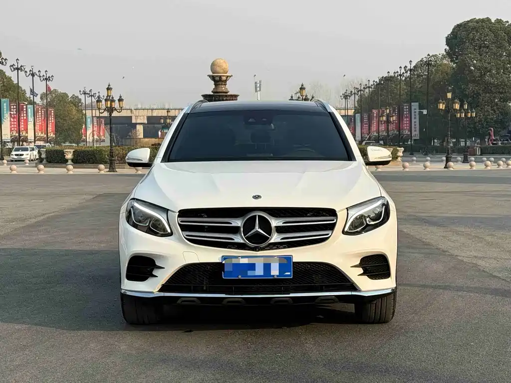 MERCEDES-BENZ GLC