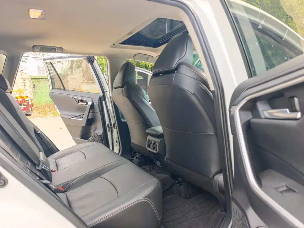Toyota Wildlander 2022 2.0L CVT Luxury PLUS