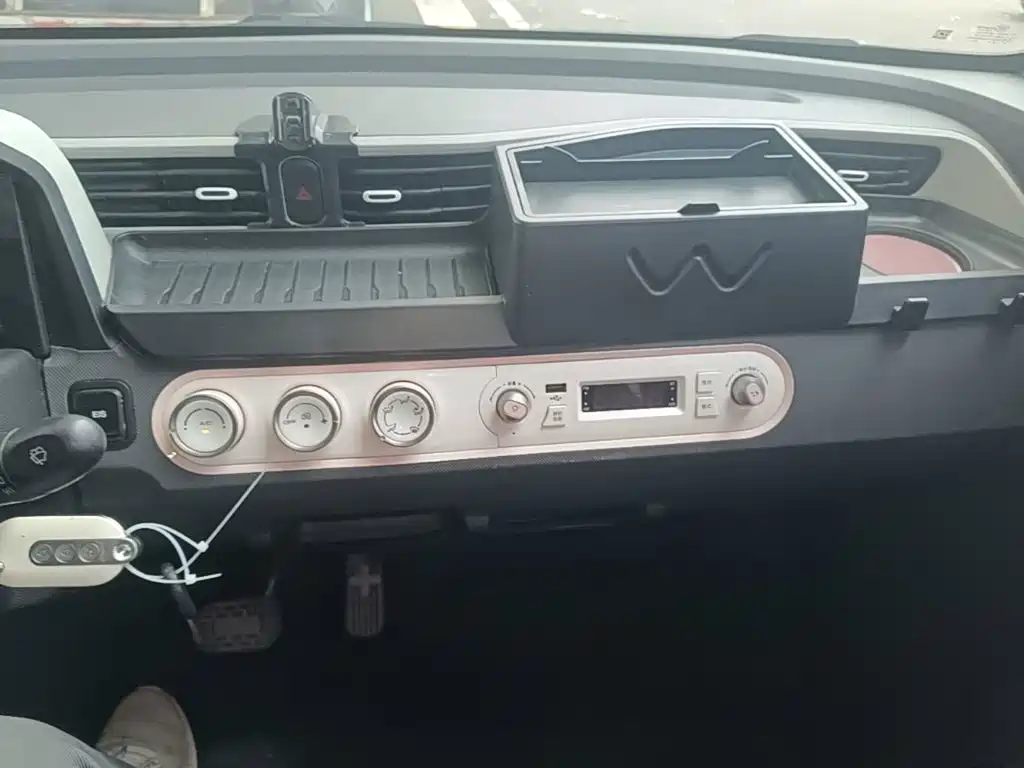 Wuling MINIEV — миниатюра 13