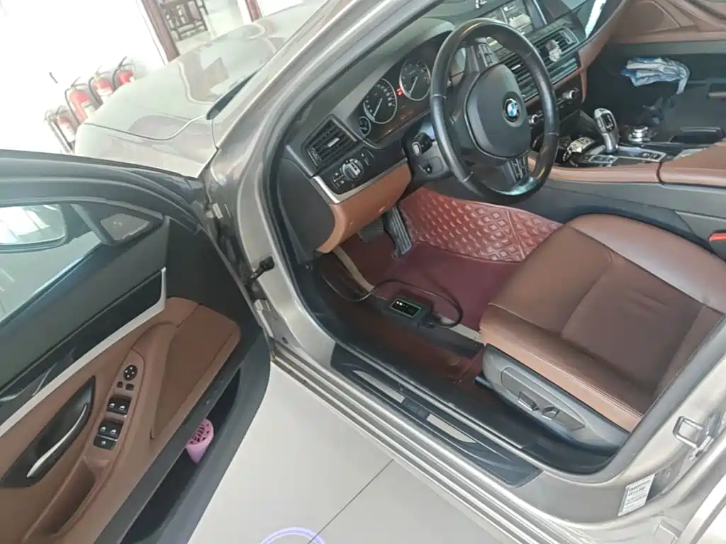BMW 5 Series — миниатюра 16