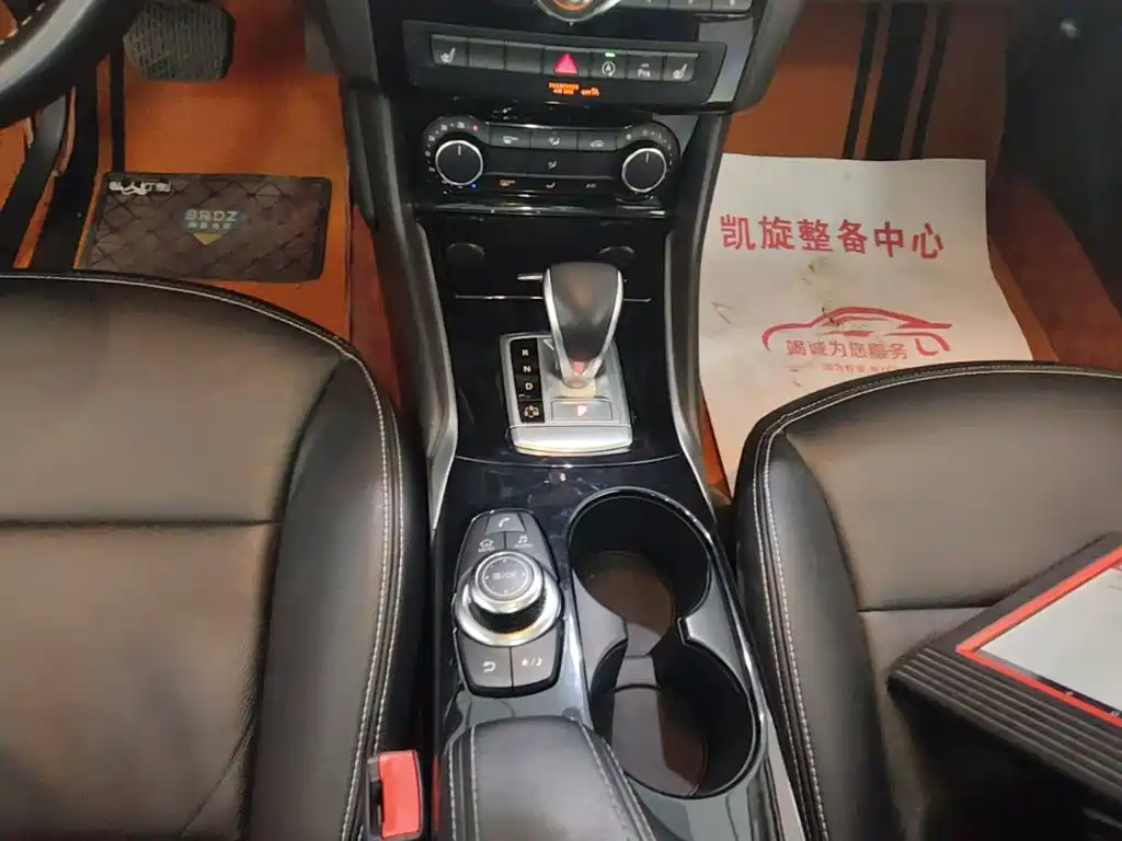 Infiniti QX30 — миниатюра 14